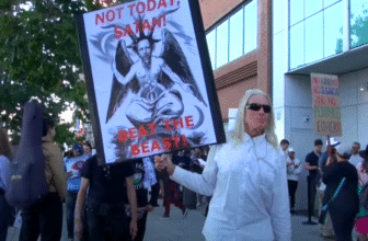 Peter Thiel’s Antichrist Lectures Met With Protestors Who Appear to Suppose He is the Antichrist